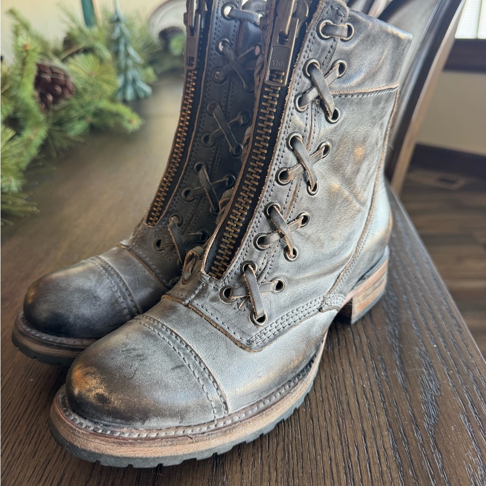 Freebird Liverpool size 6. Worn maybe 3 times. - Picture 4 of 6